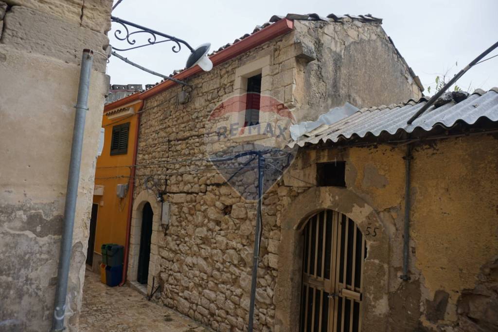 casa indipendente in vendita a Ragusa in zona Ibla