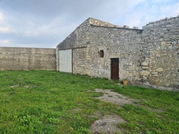 casa indipendente in vendita a Ragusa in zona San Giacomo / Bellocozzo