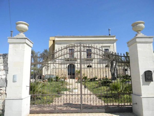 casa indipendente in vendita a Ragusa
