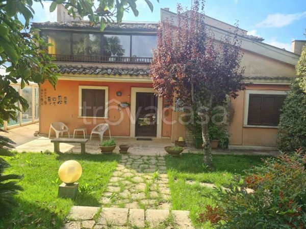 casa indipendente in vendita a Ragusa