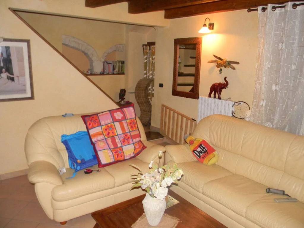 intera palazzina in vendita a Ragusa in zona Ibla