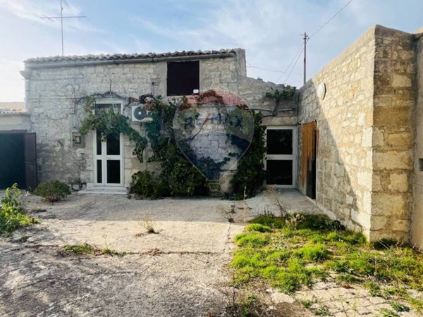 casa indipendente in vendita a Ragusa in zona San Giacomo / Bellocozzo