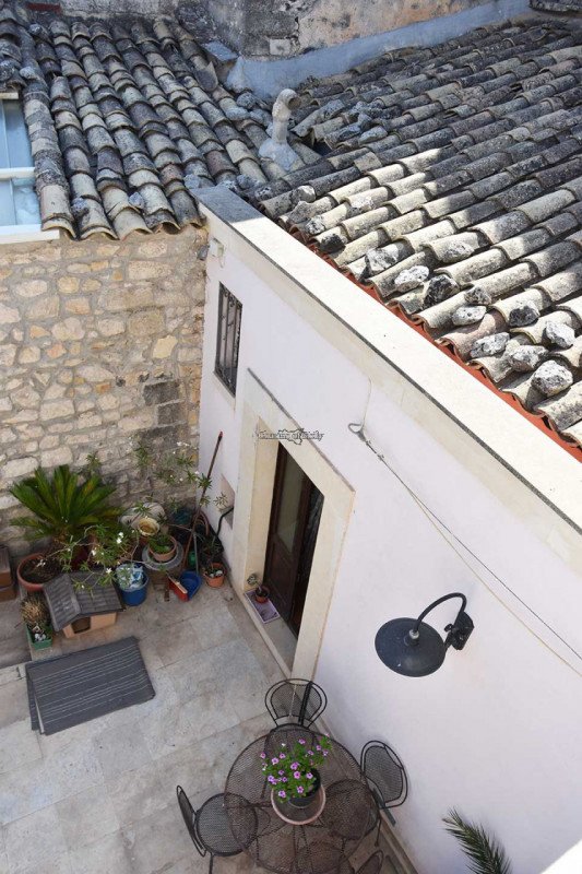 casa indipendente in vendita a Ragusa in zona Ibla