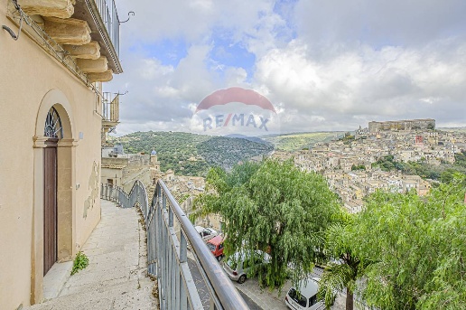 casa indipendente in vendita a Ragusa in zona Ibla