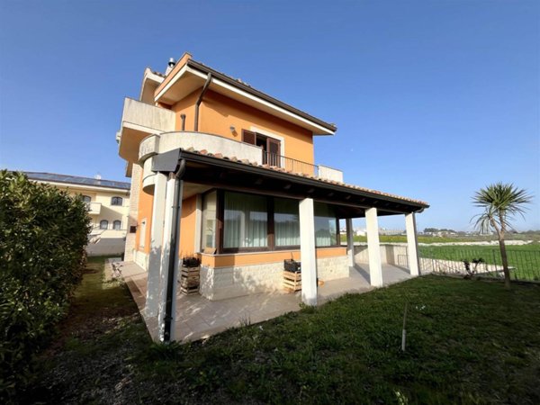 casa indipendente in vendita a Ragusa