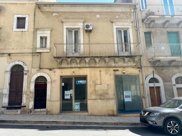 negozio in vendita a Ragusa in zona Ibla
