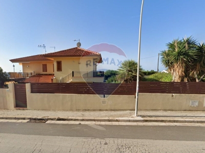 casa indipendente in vendita a Ragusa in zona Marina