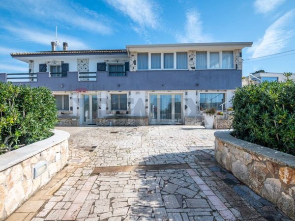 casa indipendente in vendita a Ragusa in zona Ibla