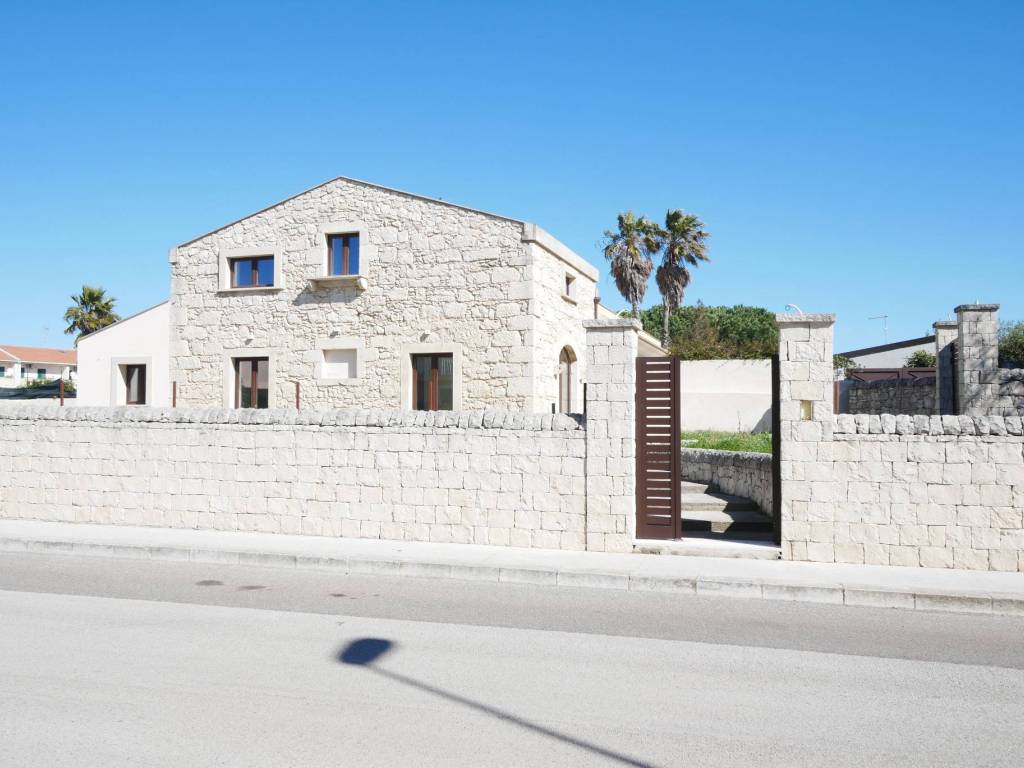 casa indipendente in vendita a Ragusa