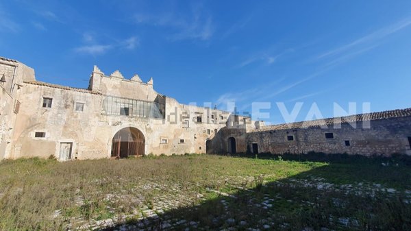 casale in vendita a Ragusa in zona Marina