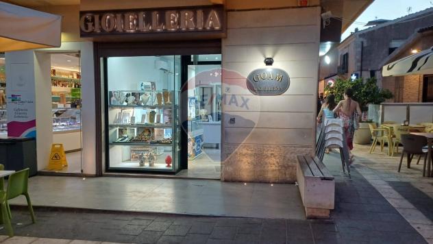 negozio in vendita a Ragusa in zona Marina
