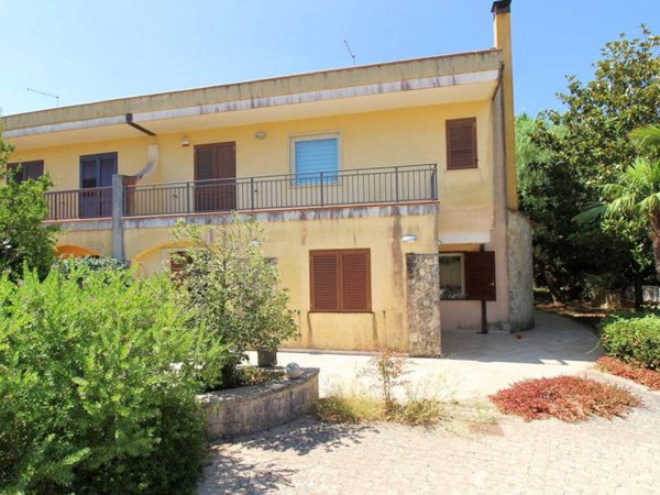 casa indipendente in vendita a Ragusa