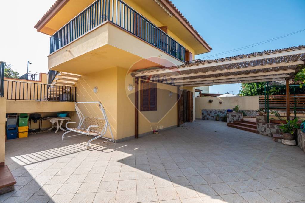 casa indipendente in vendita a Ragusa in zona Marina