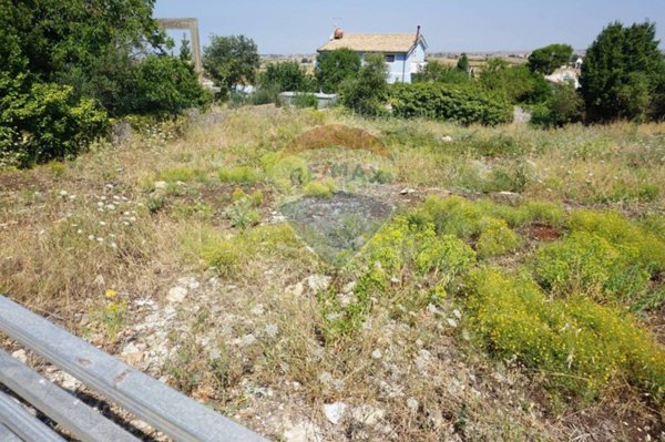 casa indipendente in vendita a Ragusa in zona Marina