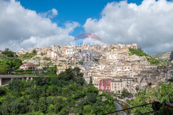 casa indipendente in vendita a Ragusa in zona Ibla