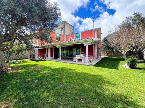 casa indipendente in vendita a Ragusa