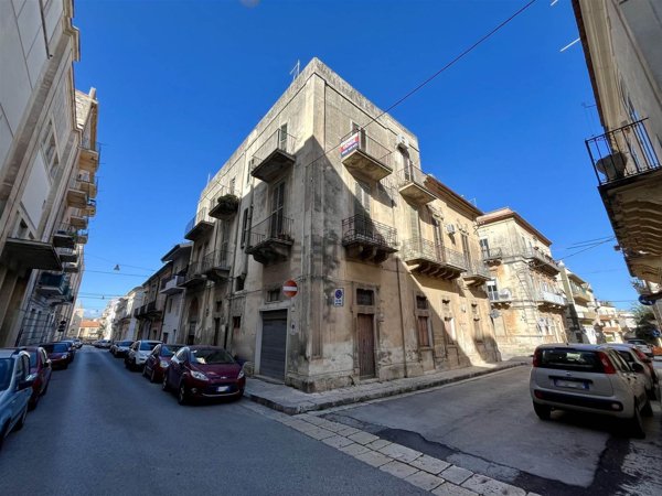 casa indipendente in vendita a Ragusa in zona Ibla