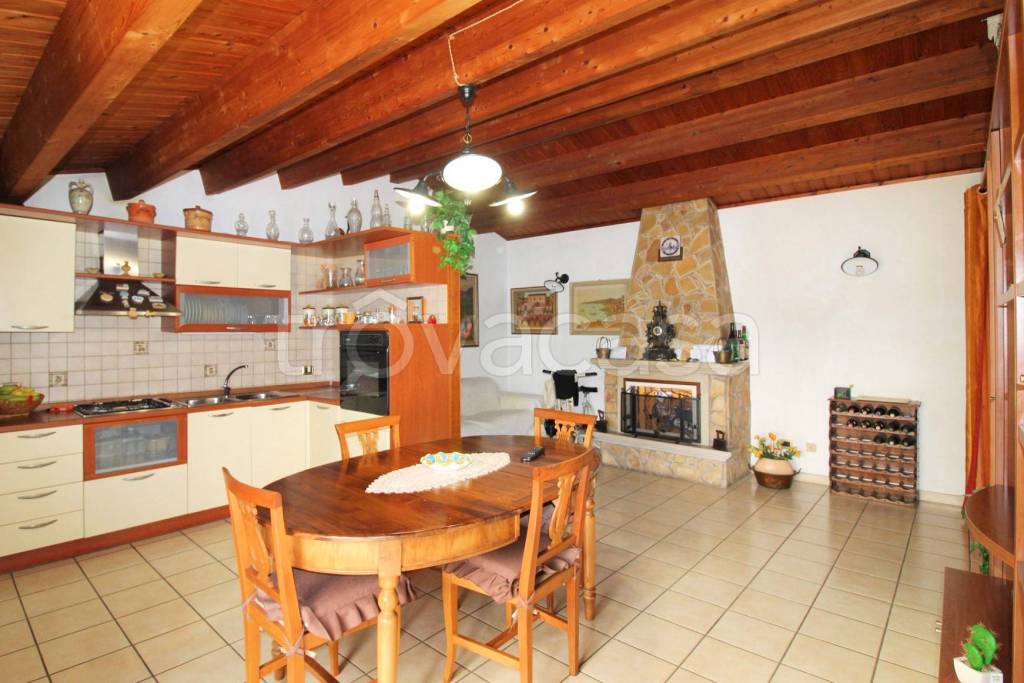 casa indipendente in vendita a Ragusa