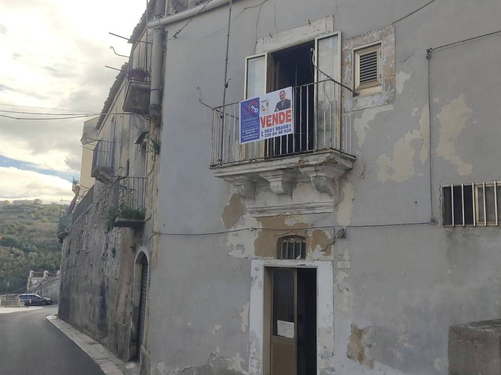 casa indipendente in vendita a Ragusa in zona Ibla