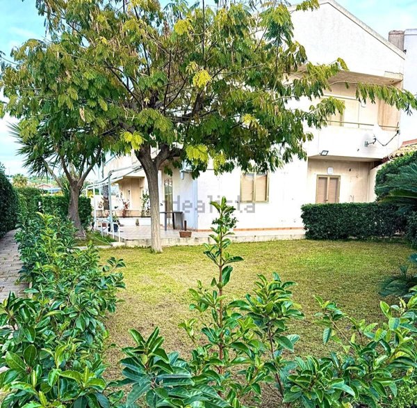 casa indipendente in vendita a Ragusa