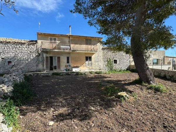 casa indipendente in vendita a Ragusa in zona San Giacomo / Bellocozzo