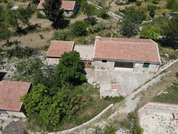 casa indipendente in vendita a Ragusa in zona San Giacomo / Bellocozzo