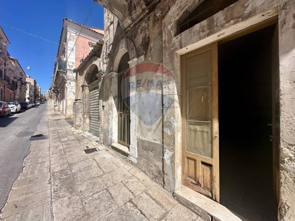 casa indipendente in vendita a Ragusa in zona Ragusa Centro