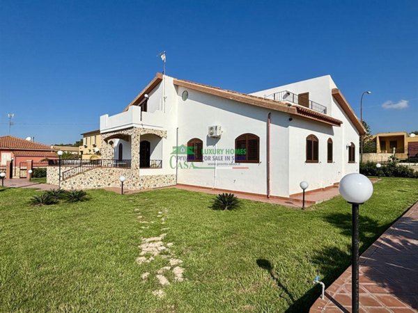 casa indipendente in vendita a Ragusa in zona Marina