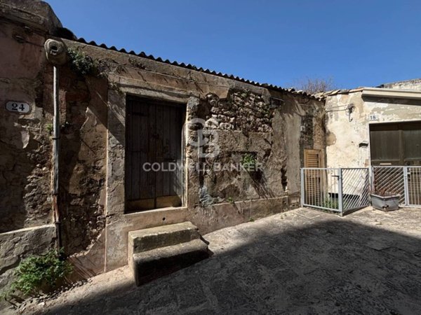 casa indipendente in vendita a Ragusa in zona Ibla