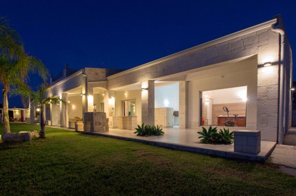 casa indipendente in vendita a Ragusa in zona Marina