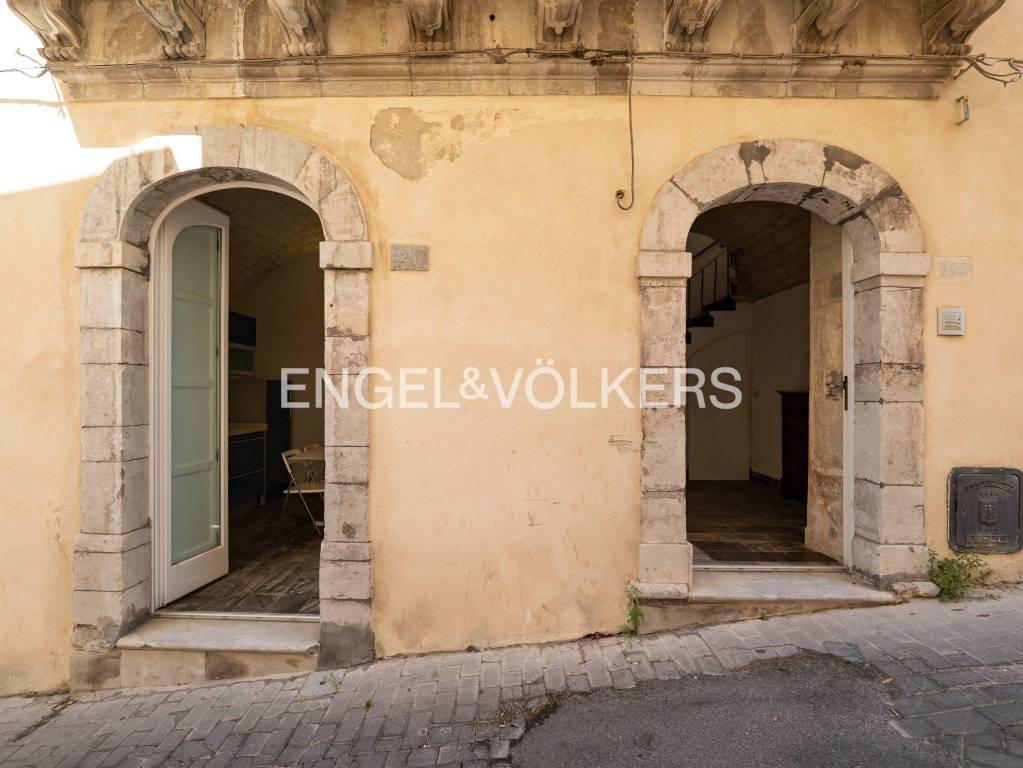 casa indipendente in vendita a Ragusa in zona Ibla
