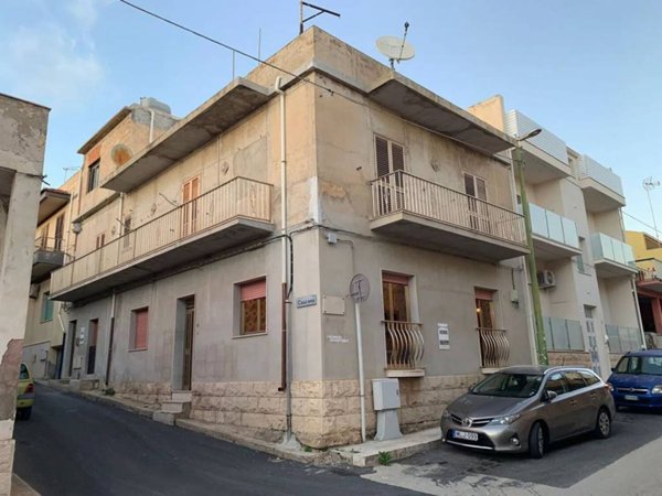 casa indipendente in vendita a Ragusa in zona Marina