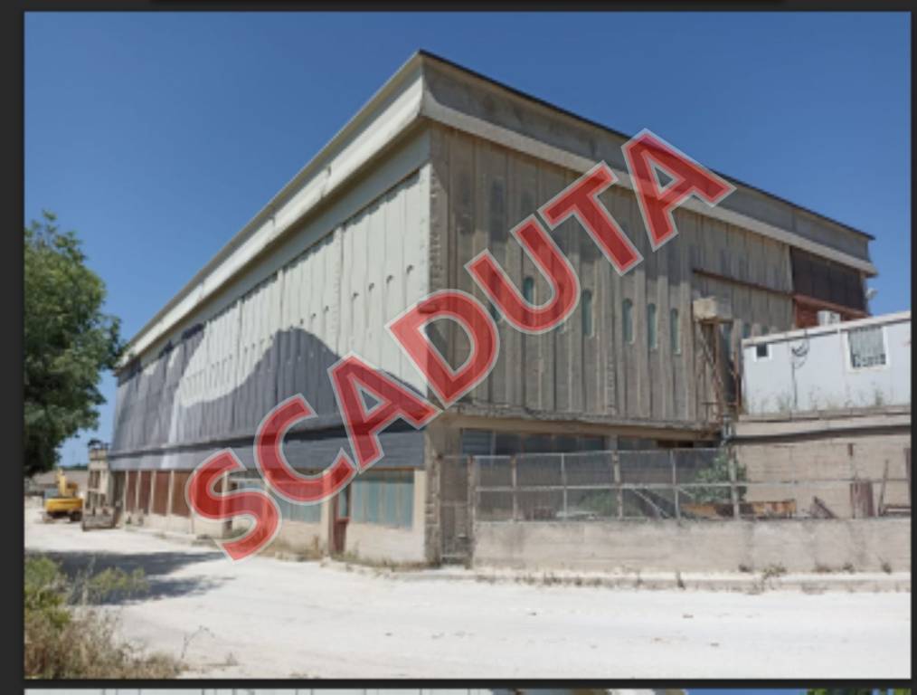 locale commerciale in vendita a Ragusa