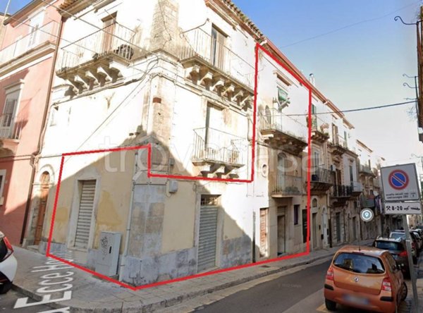casa indipendente in vendita a Ragusa in zona Ragusa Centro