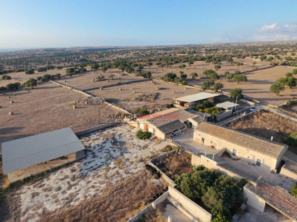 casa indipendente in vendita a Ragusa