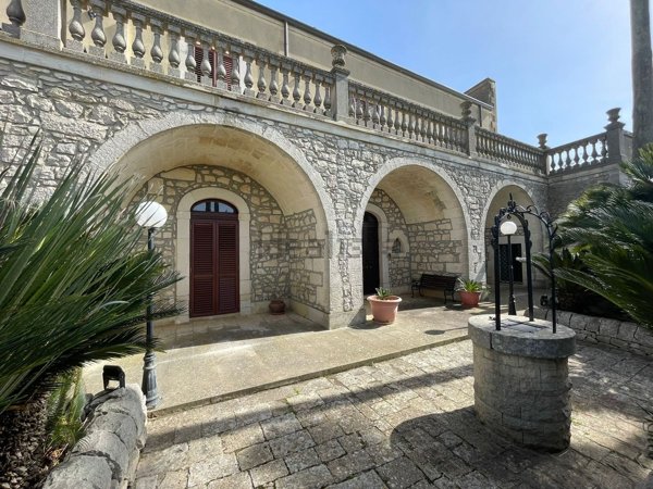 villa in vendita a Ragusa in zona Ibla