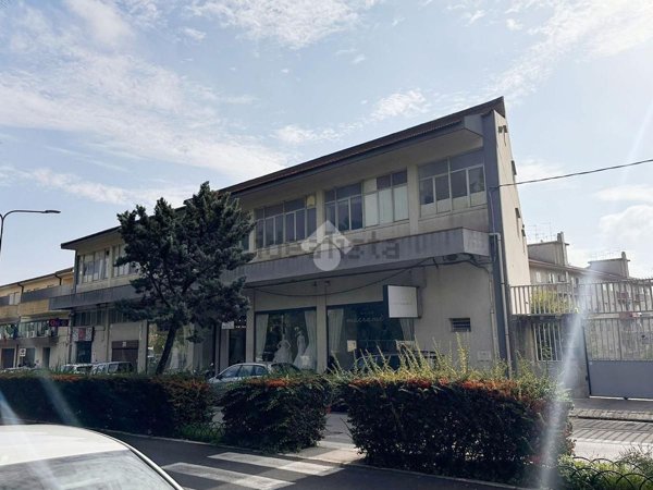 locale commerciale in vendita a Ragusa