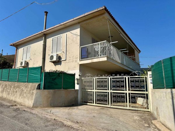 casa indipendente in vendita a Ragusa in zona Marina
