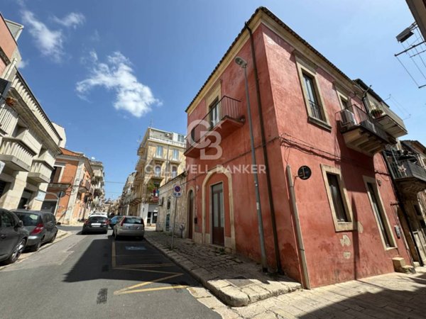 casa indipendente in vendita a Ragusa in zona Ibla