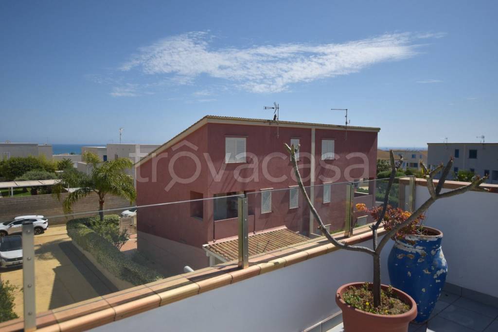 casa indipendente in vendita a Ragusa in zona Marina