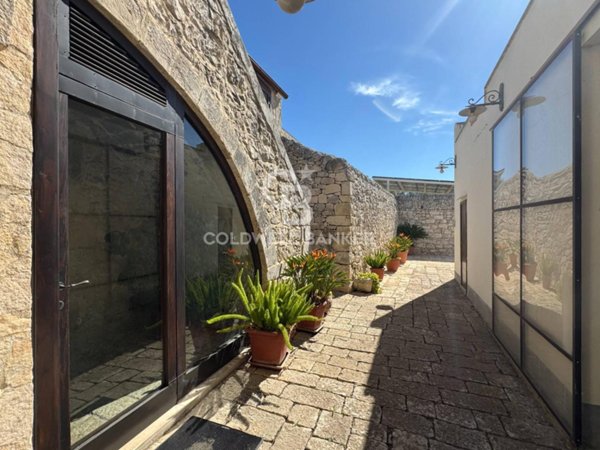 casa indipendente in vendita a Ragusa