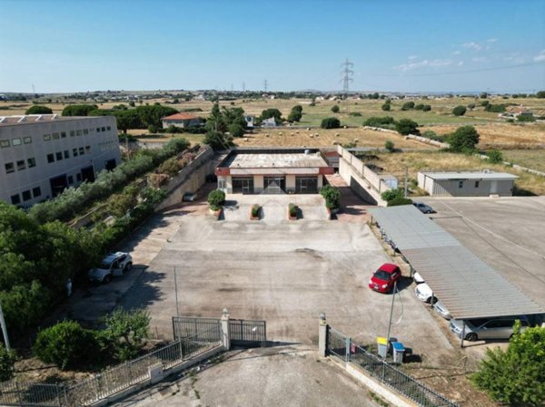 negozio in vendita a Ragusa in zona San Giacomo / Bellocozzo