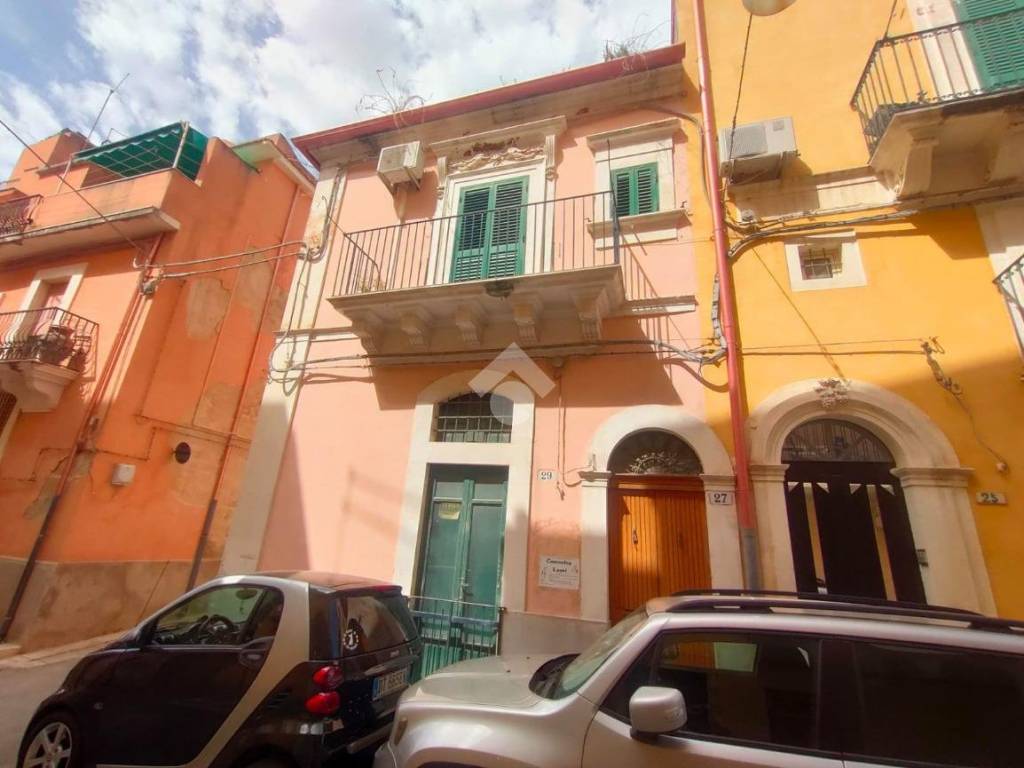 casa indipendente in vendita a Ragusa in zona Ibla