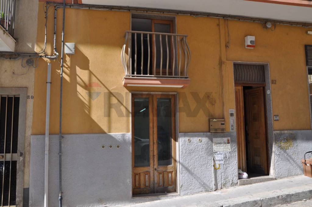 negozio in vendita a Ragusa in zona Ragusa Centro