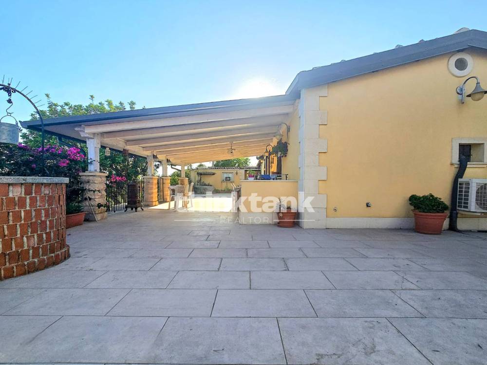 casa indipendente in vendita a Ragusa