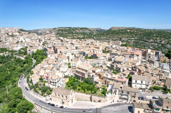 casa indipendente in vendita a Ragusa in zona Ibla