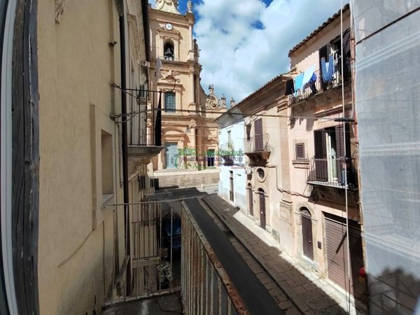 casa indipendente in vendita a Ragusa in zona Ragusa Centro