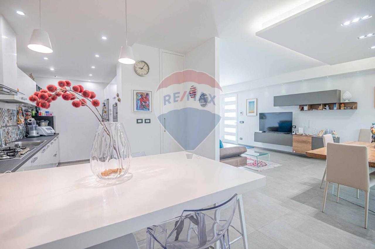casa indipendente in vendita a Ragusa in zona Marina