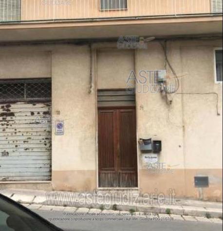 locale commerciale in vendita a Ragusa