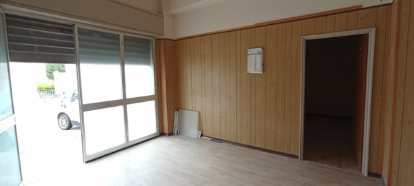 locale commerciale in vendita a Ragusa